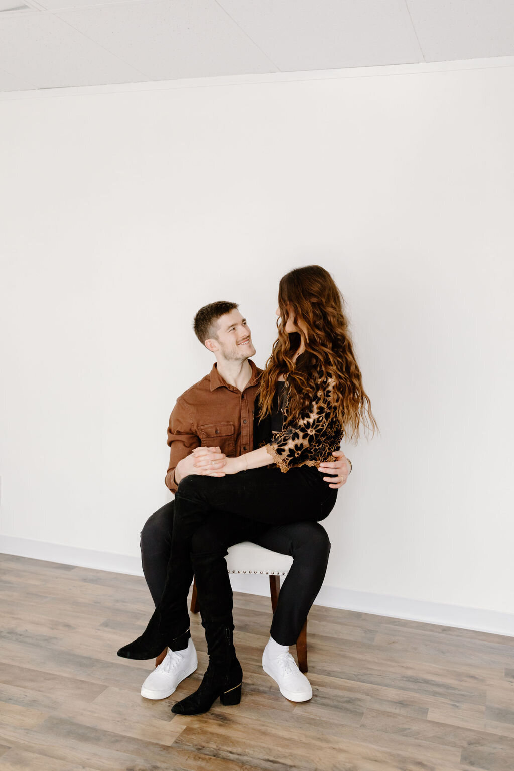 christina_ney_photography_wedding_engagement_lifestyle_photographer_dubuque_iowa_wedding_planning_assistance_adventurous_bold_laidback Family Photography39