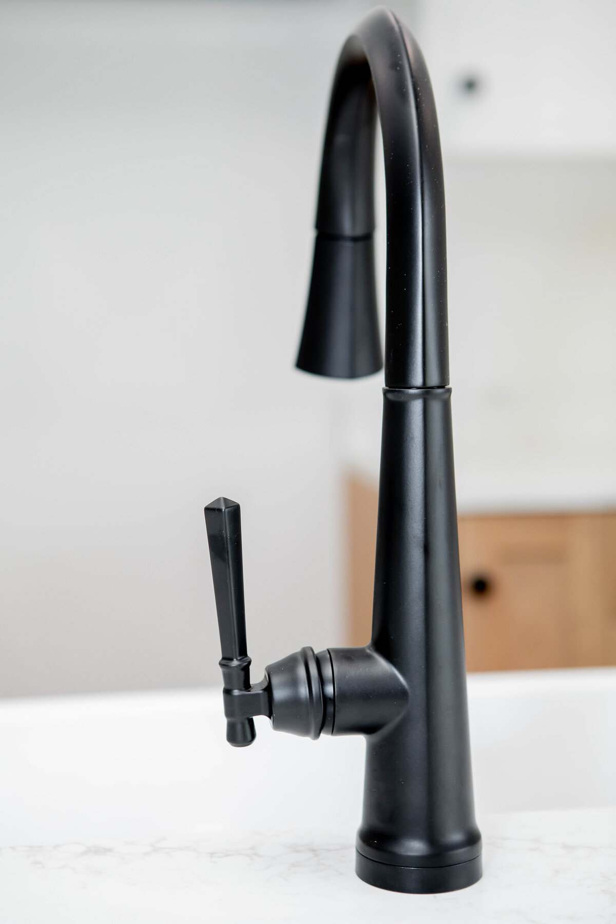 Black-kitchen-faucet