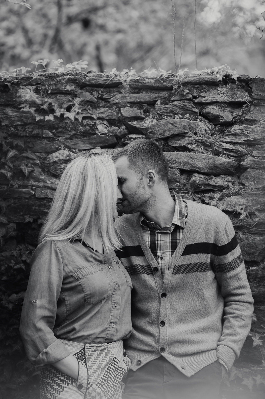 13_Outdoor_Couple_Engagement_Fall_Sunset_Maryland_Oregon_Ridge
