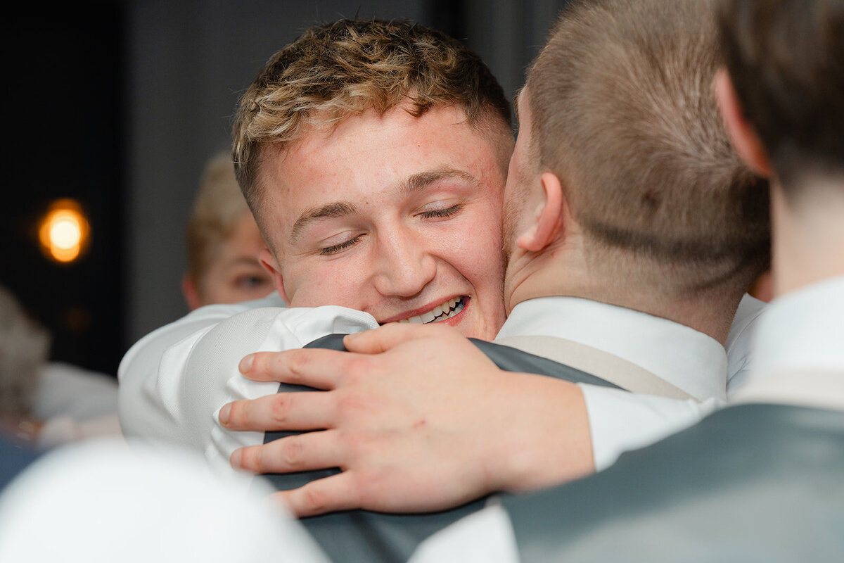 tracey davies photography emotional wedding photography