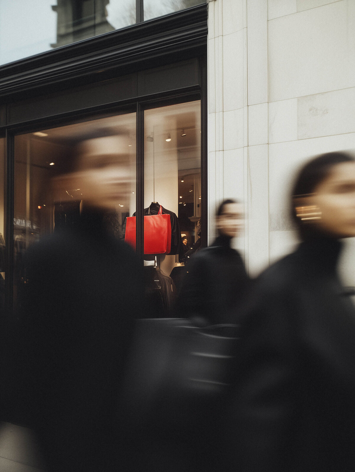 TONIC_Martini_FashionLifestyleStock-storefront-blur