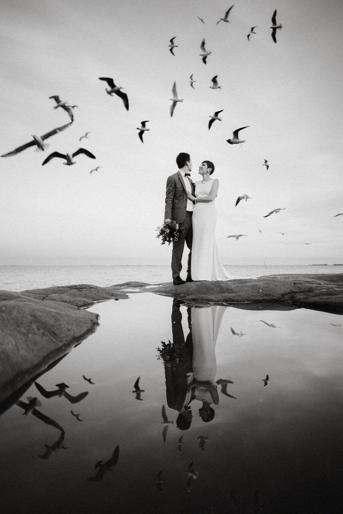 pyry-kantonen-042-wedding-photograph-with-birds
