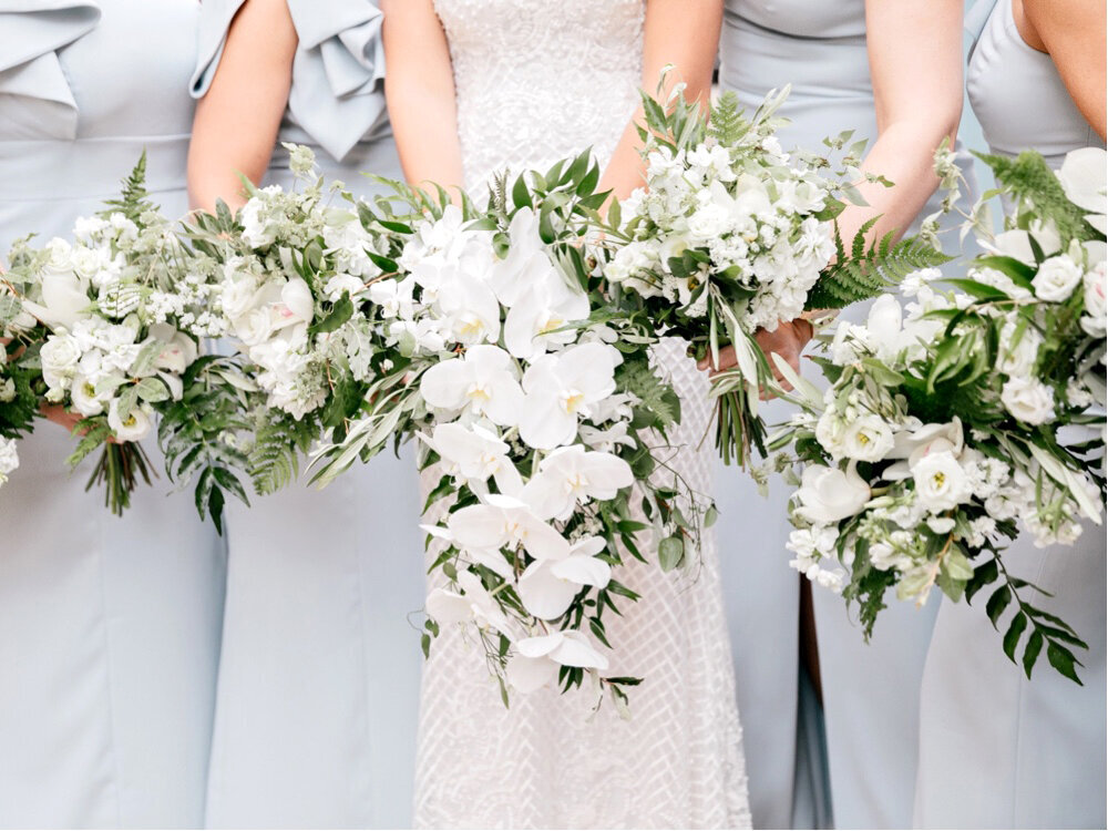 145_all-white-wedding-bouquet