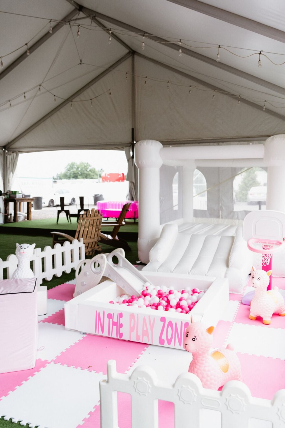 britney-spears-inspired-birthday-party-08