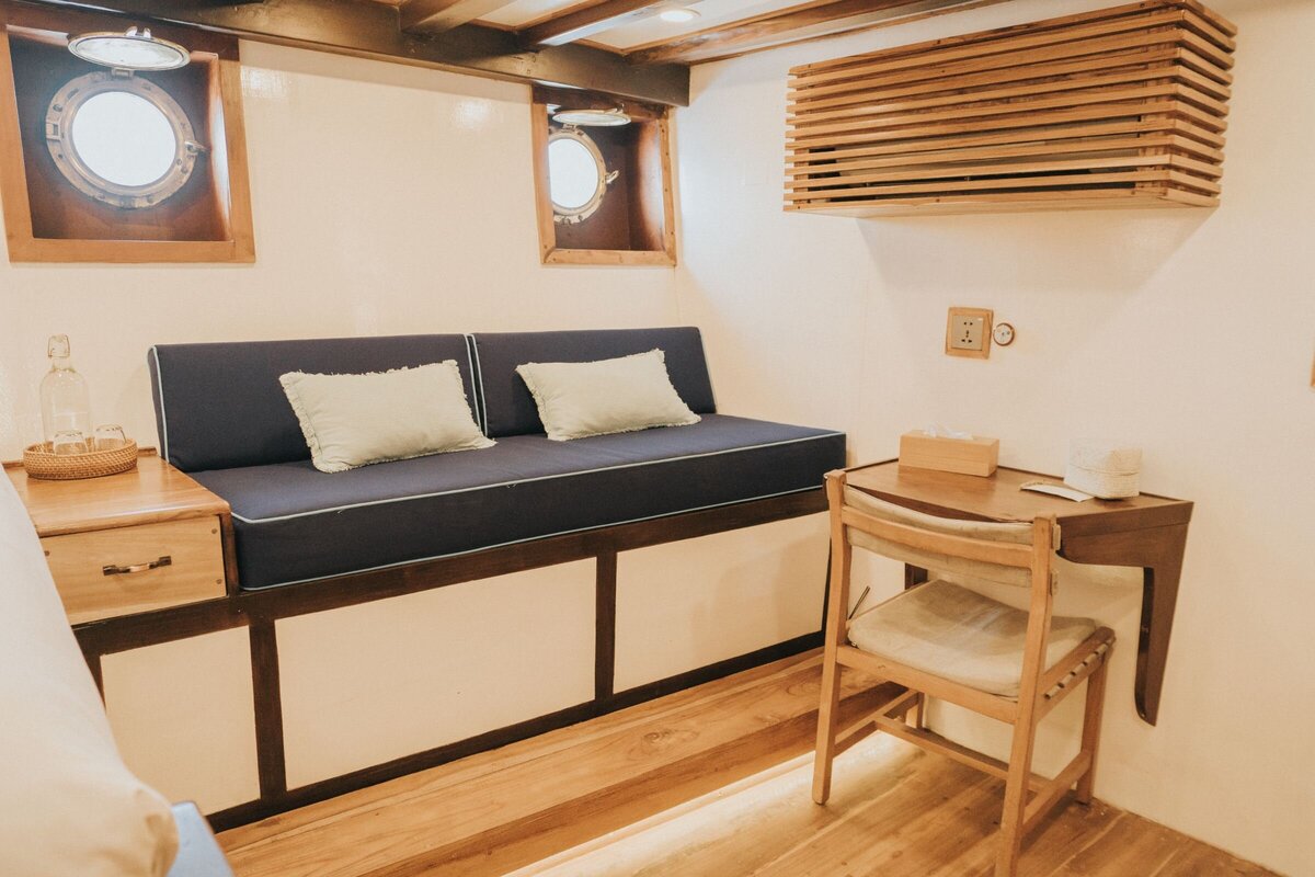 Magia II Luxury Yacht Charter Komodo Lumba Lumba 0005