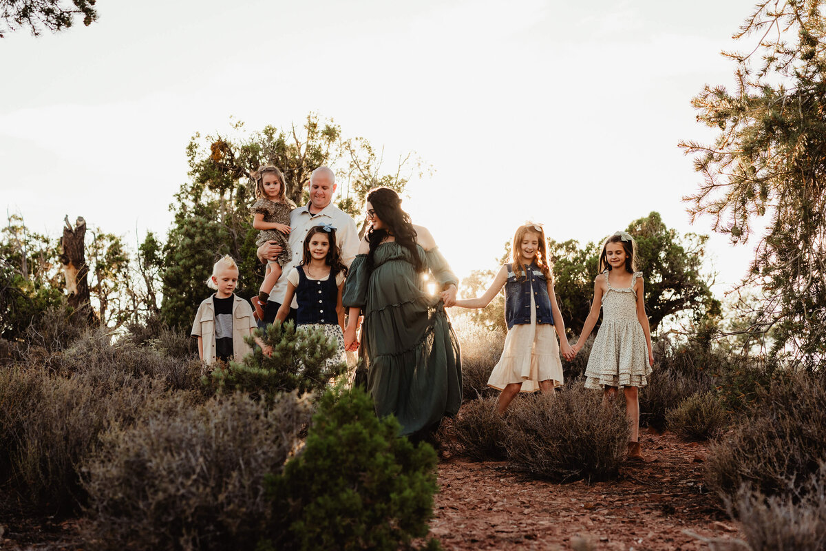 beautiful-family-styling-for-maternity-session