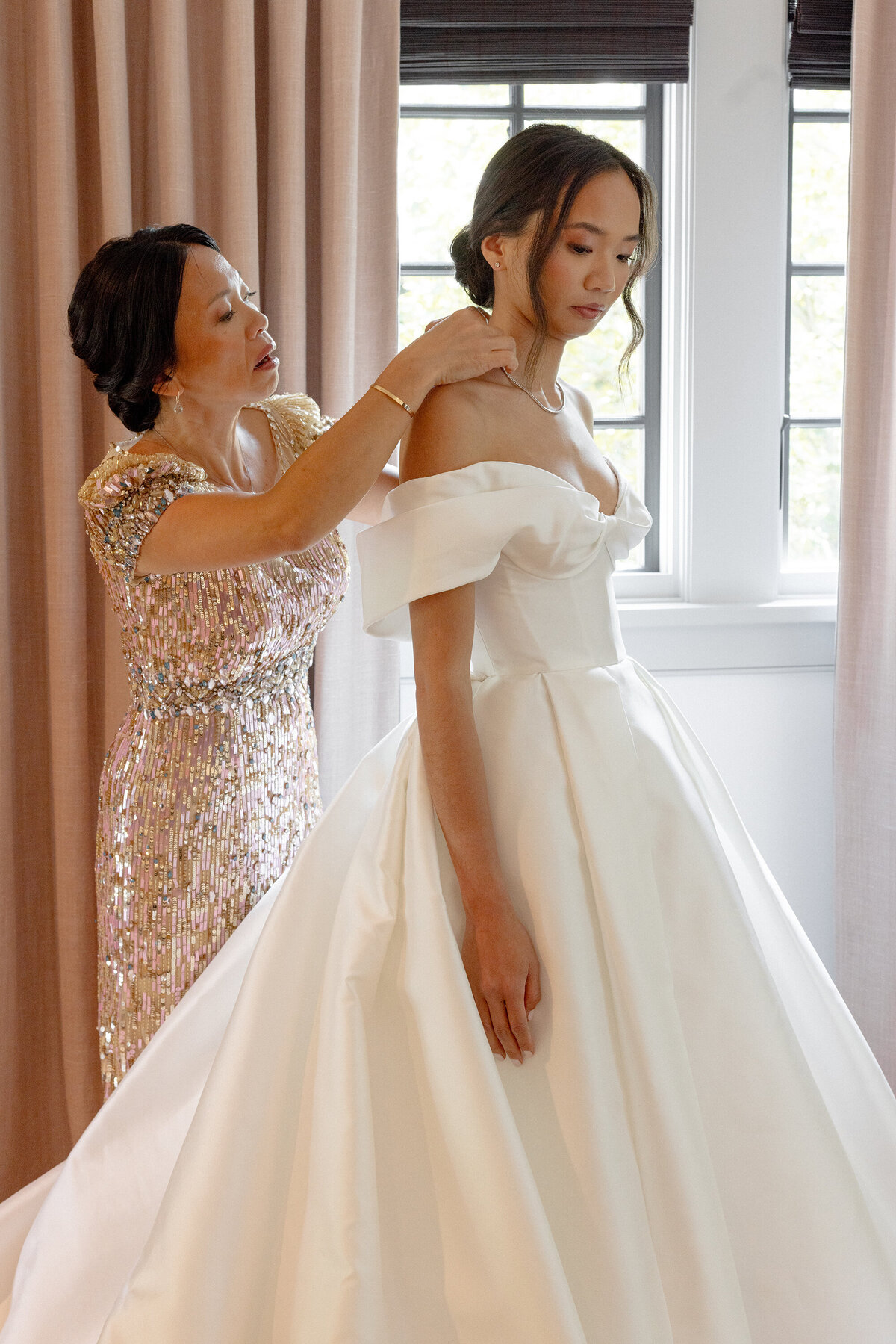 KateEdwardsWeddings_Lisa&Jacob_ValleyRockInn-49