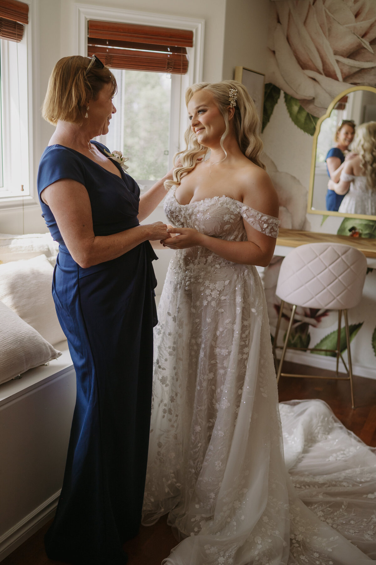 bride and mom on wedding morning