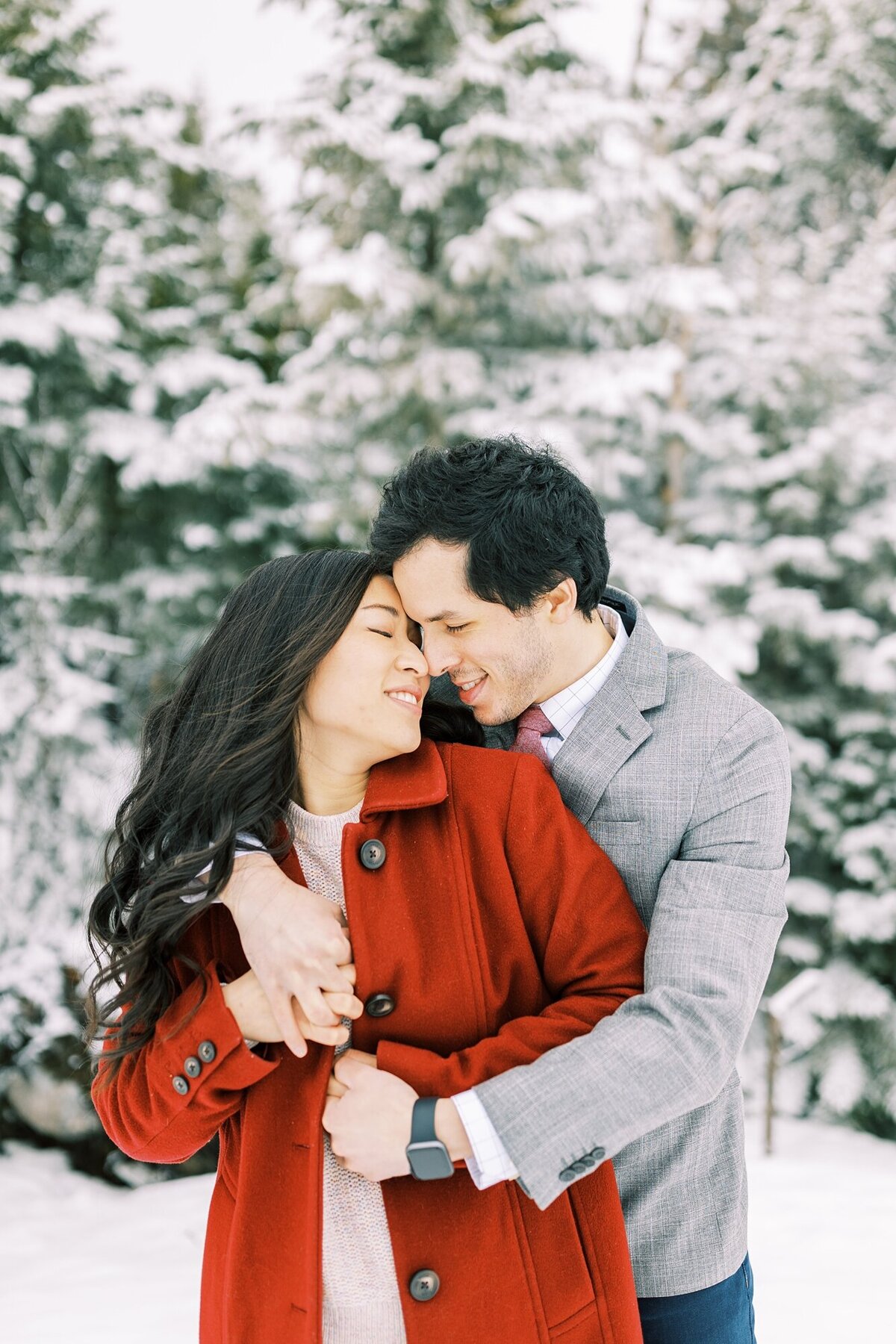 White-Mountains-New-Hampshire-NH-Winter-Engagement-Photography_0010