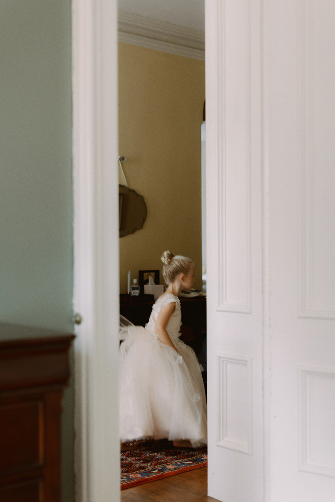 flower-girl-getting-ready