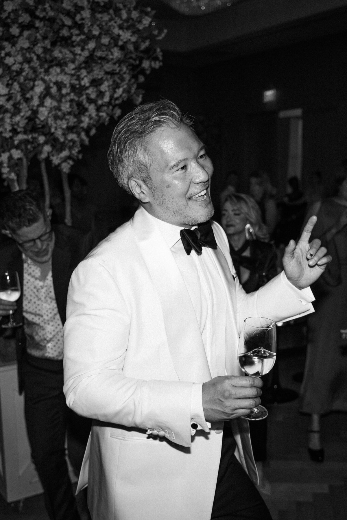 515-Shangri-La-Hotel-Toronto-Canada-Christopher-Edward-Wedding-45