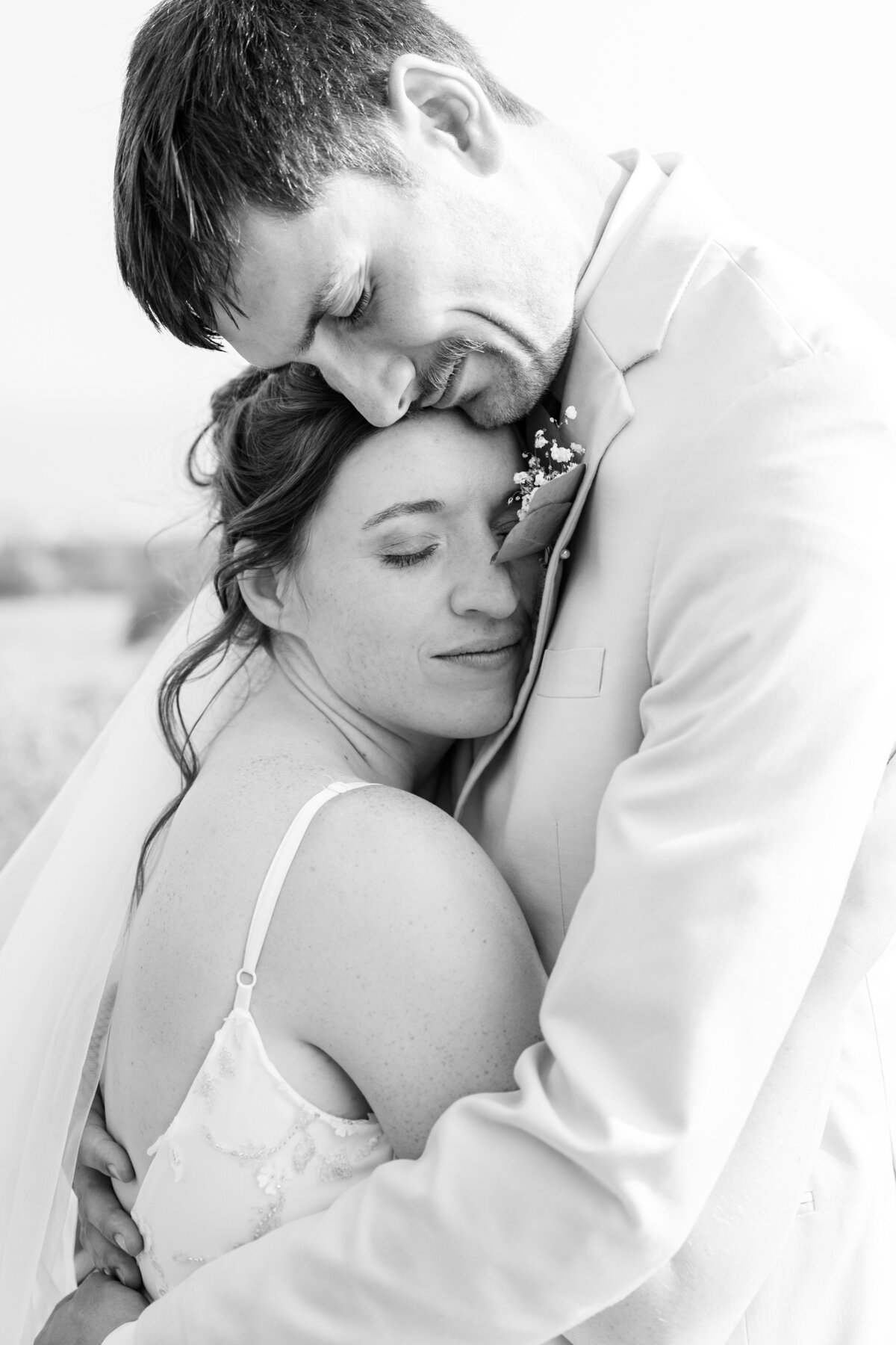 Sun-set-wedding-couple-northland-country-club-2