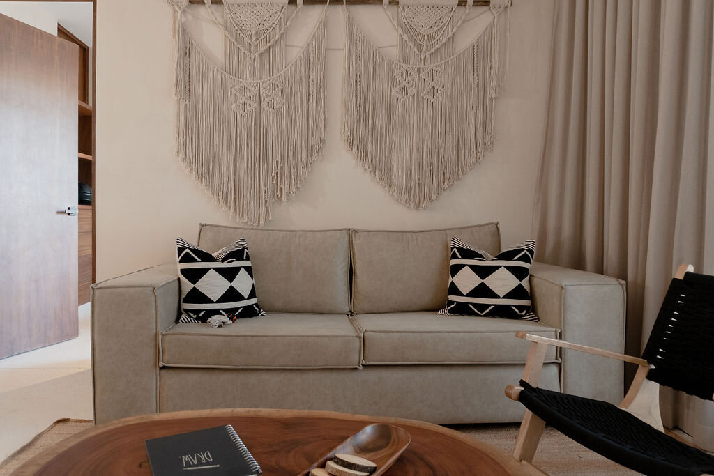 boho-decor-sofa-chair-black-beige