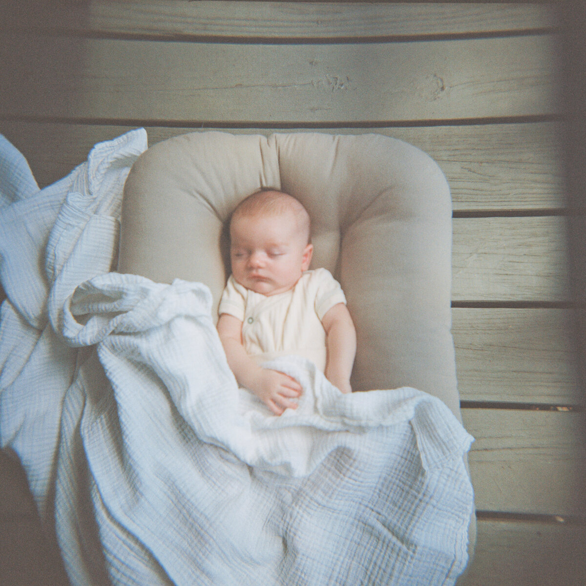 Huntsville-Alabama-In-Home-Lifestyle-Newborn-Film-Photographer-43