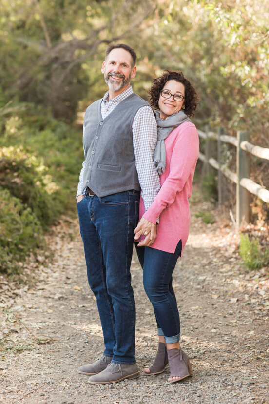 couple-on-trail-mission-trails-san-diego