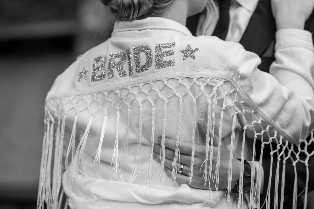 bride-details-documentary-wedding-River-Valley-Oasis-jennifer-moreno-photography-washington