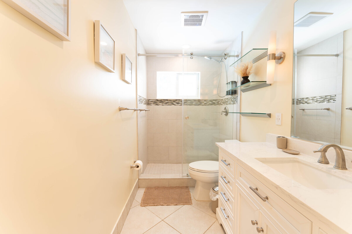 Bathroom 2 (1)