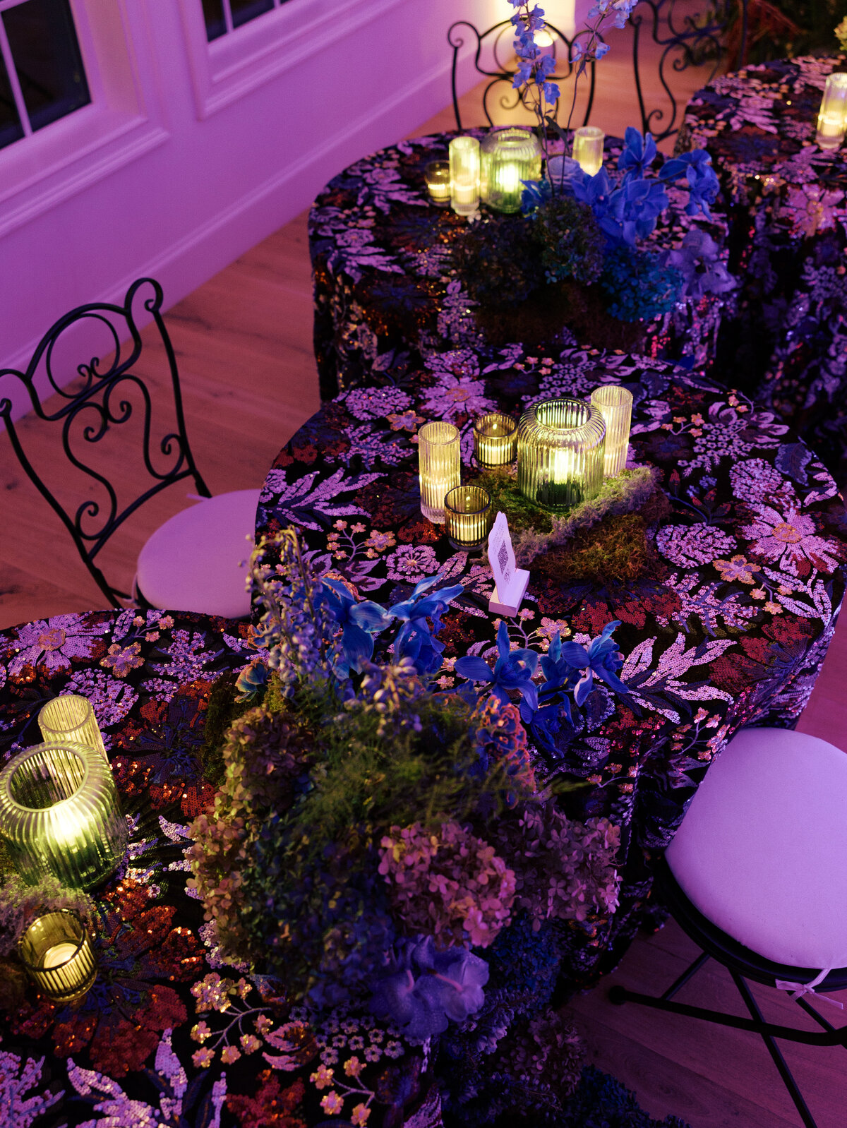 modern-wedding-tablescape-at-gardiner-house-ri
