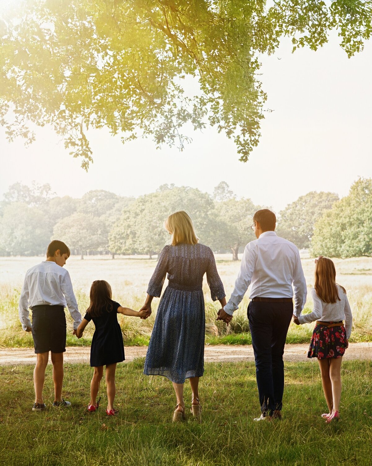 family photography in a park and natural lighting