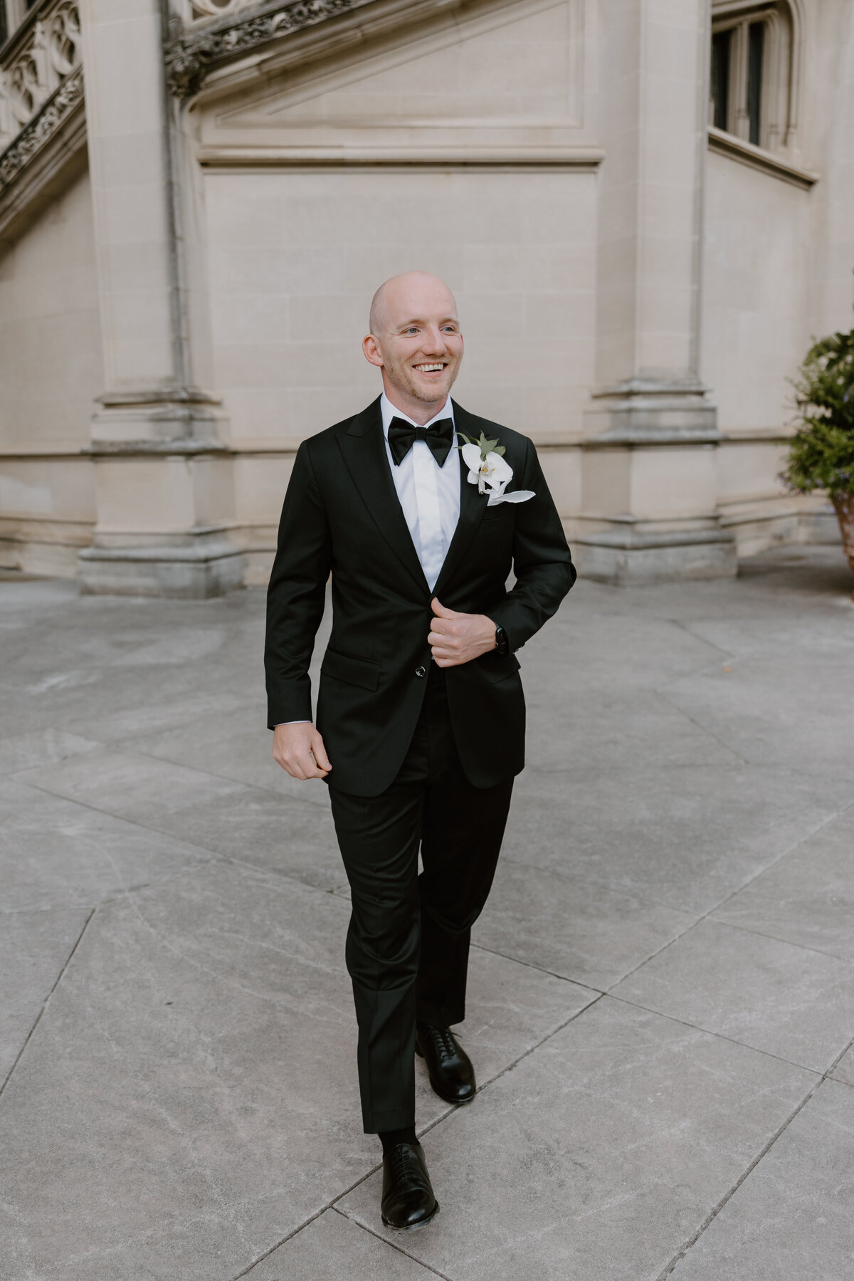 Groom portrait at Biltmore Estate