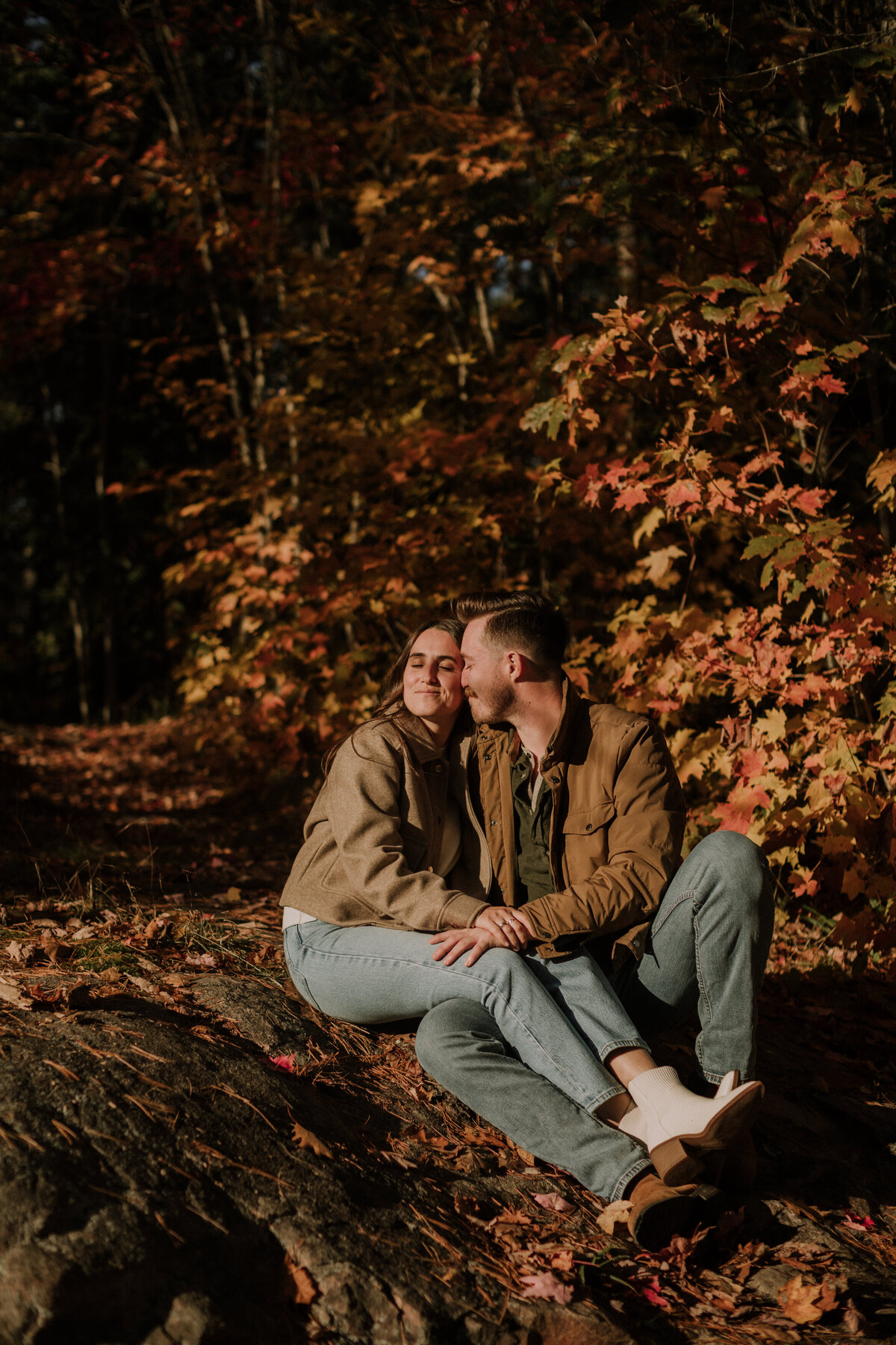britt-nate-engagement-cottage-lake-beach-algonquin-fall-autumn-1