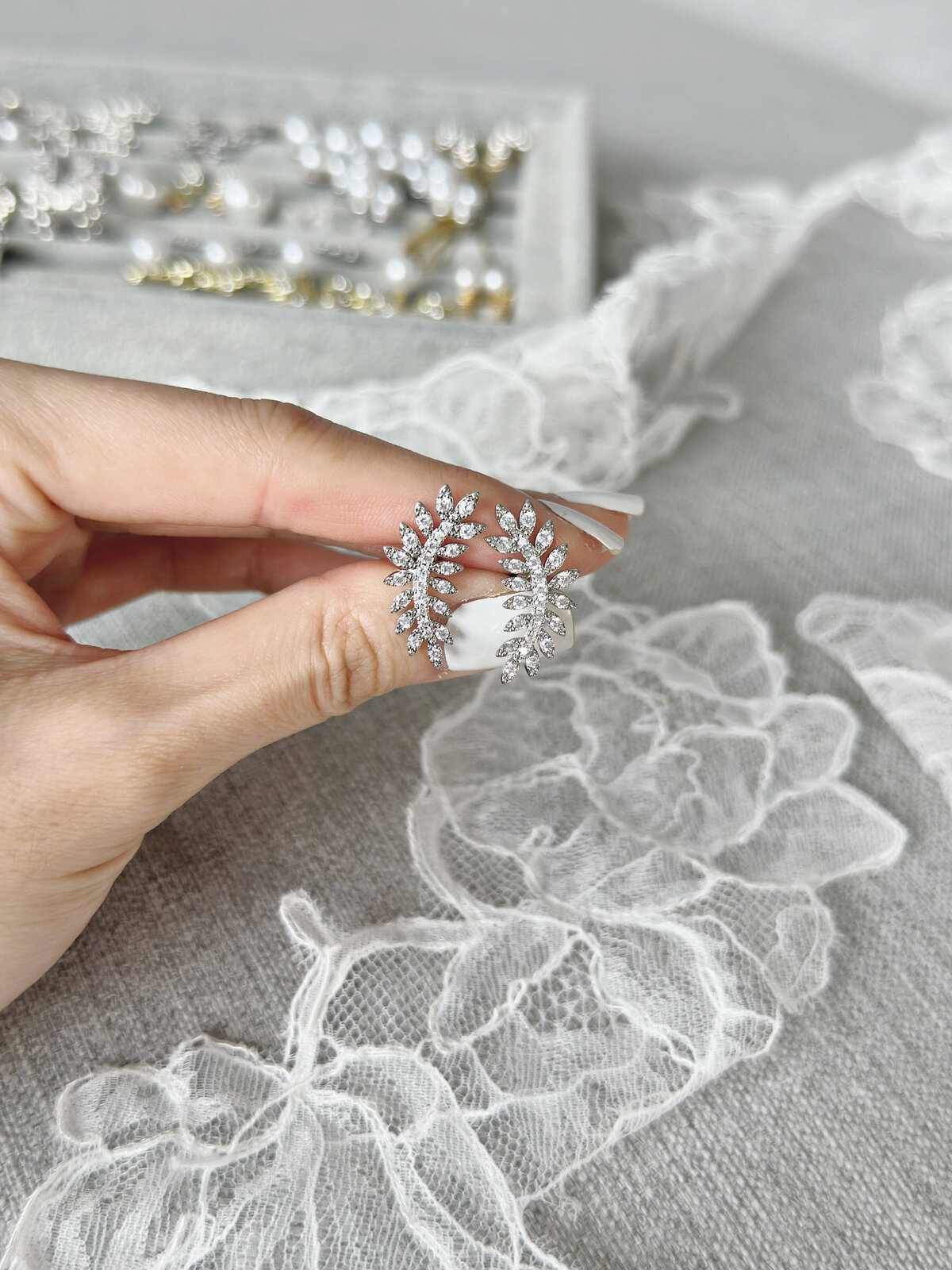 Handcrafted bridal necklace with mixed pearls and crystal clusters
