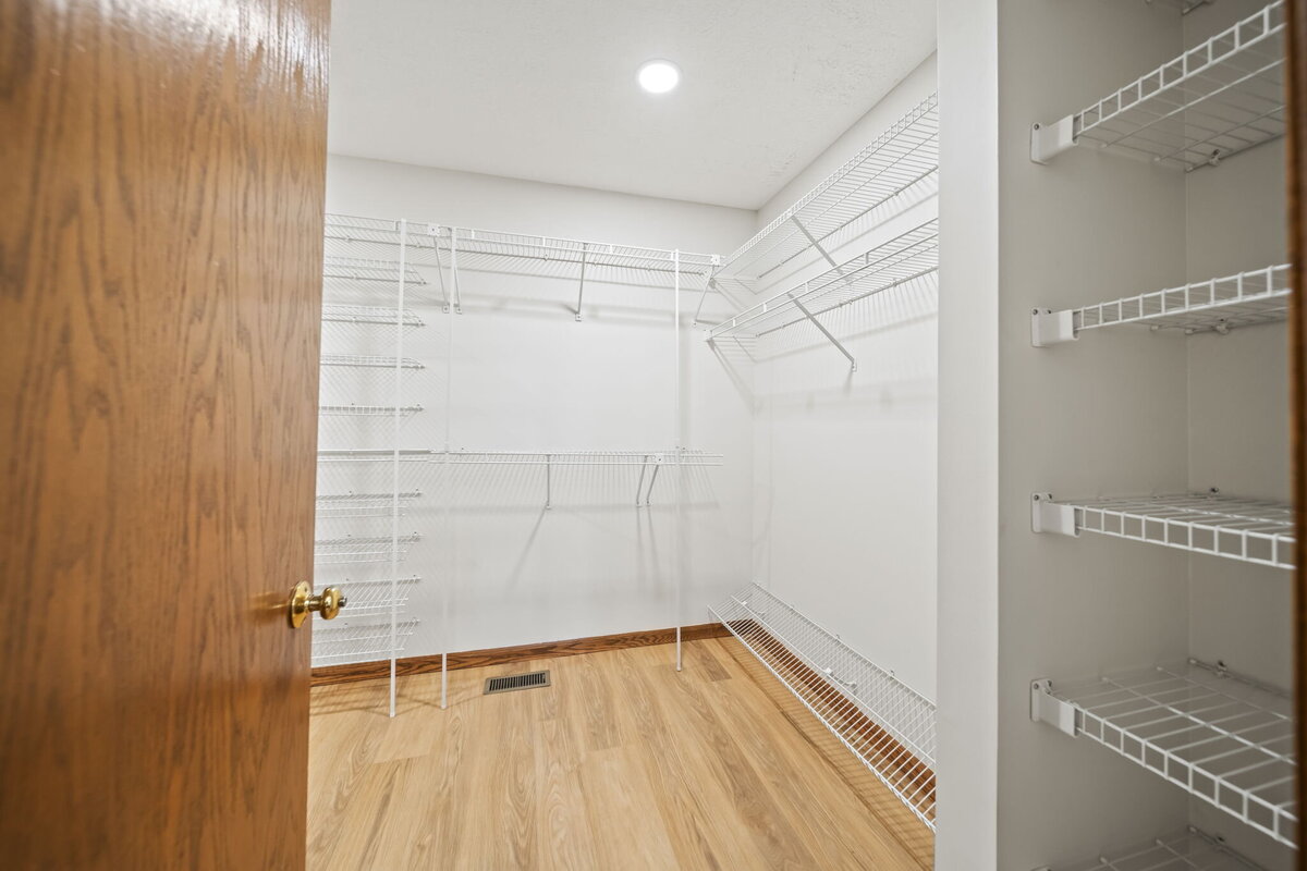 53-web-or-mls-A7405789