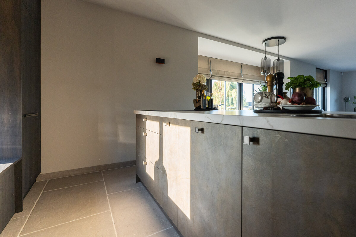Keuken en interieur donker modern marmer (12)