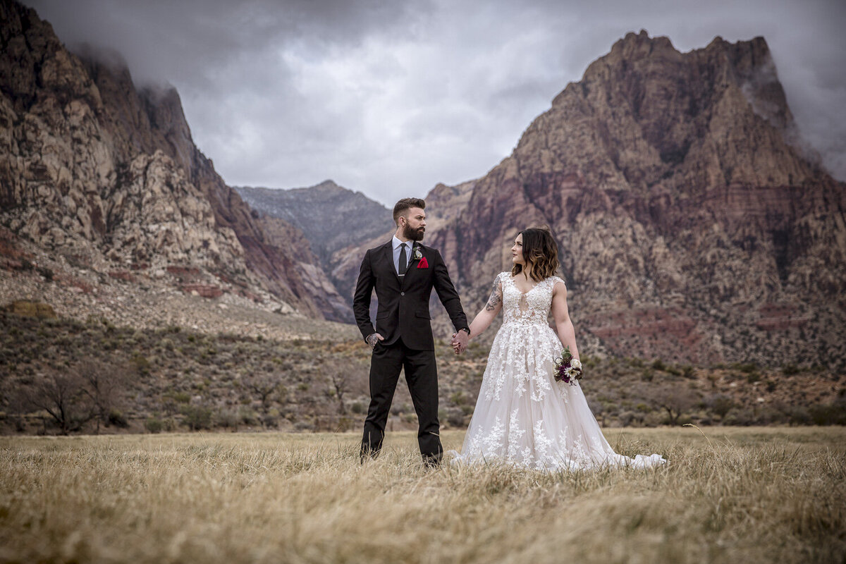 Vancouver-Wedding-Photography-Las-Vegas-Project-Obscura-2018-Red-Rock-Storm-003