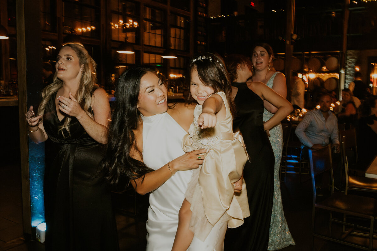 jujuphotography-stpetersburgphotographer-weddingphotography-stpetersburgweddingphotographer-urbanstillhouse-ashleyandryan-1102