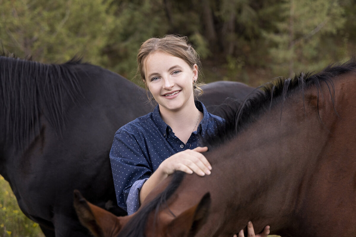 Shanna-Mae-Photography-Montana-Photographer-Highschool-Senior-Western-Horses-Girl-Poses-Ennis-Bozeman-029