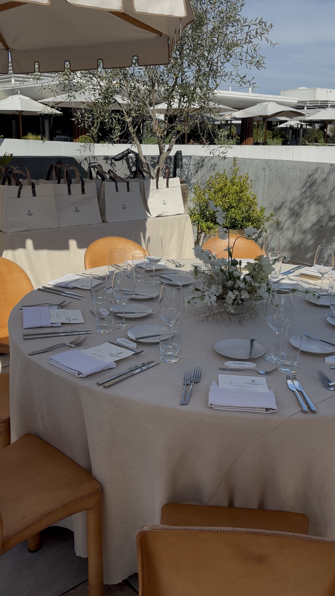 FLORAL DESIGNS NEUTRAL IMG_2721