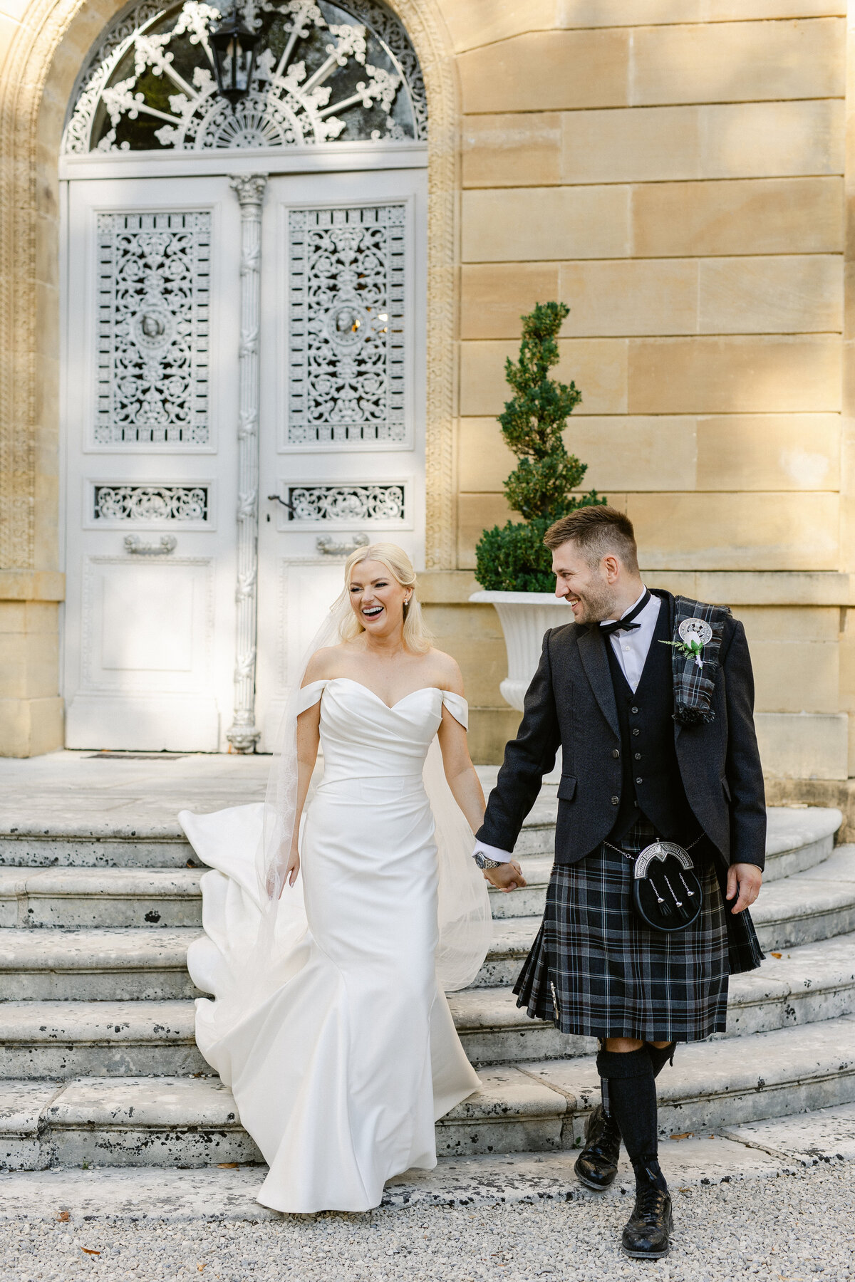paris-elopement-intimate-ceremony-cityscape