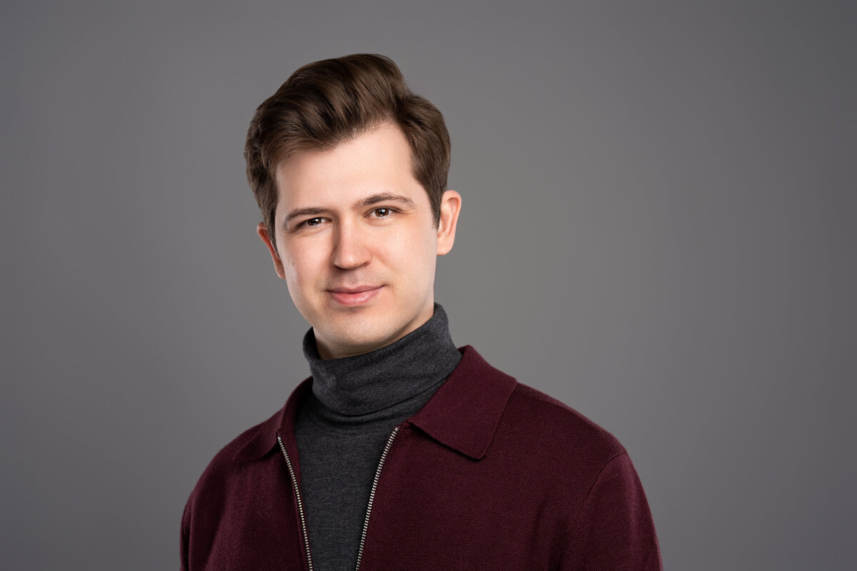 entrepreneur headshots on grey background