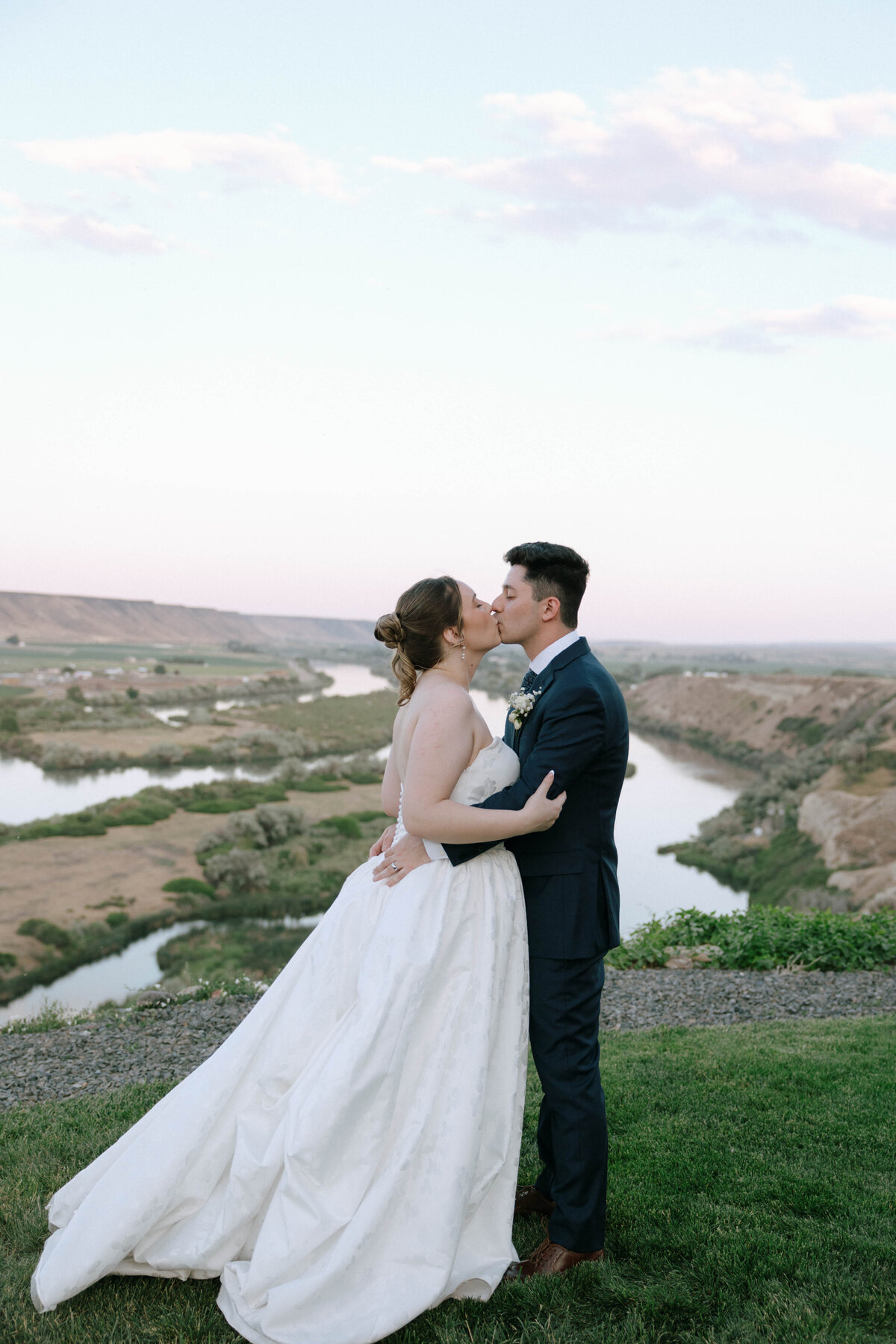 fox-canyon-vineyards-marsing-idaho-wedding-krysta-timmons-photography-bridals-180