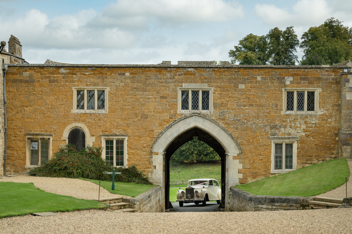 Rockingham-Castle-wedding-photography-1050