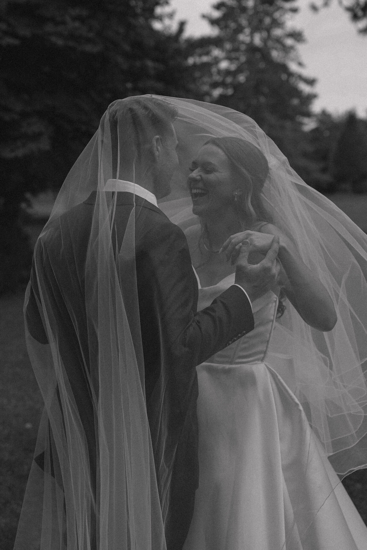 gabby-mike-buffalo-wedding-day-13