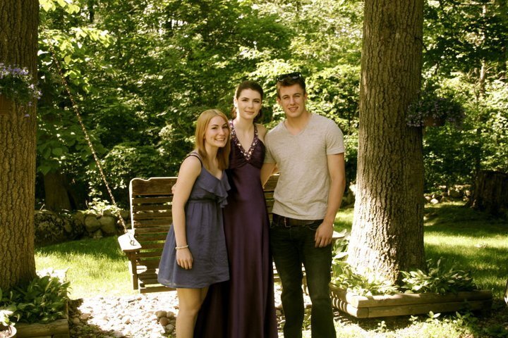 246888_229145353762345_3232714_n