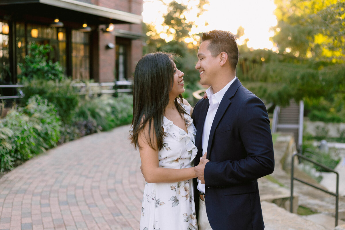 Texas-San-Antonio-Austin-Houston-Wedding-Photographer-Engagement-AR-Pearl-Brewery_0006