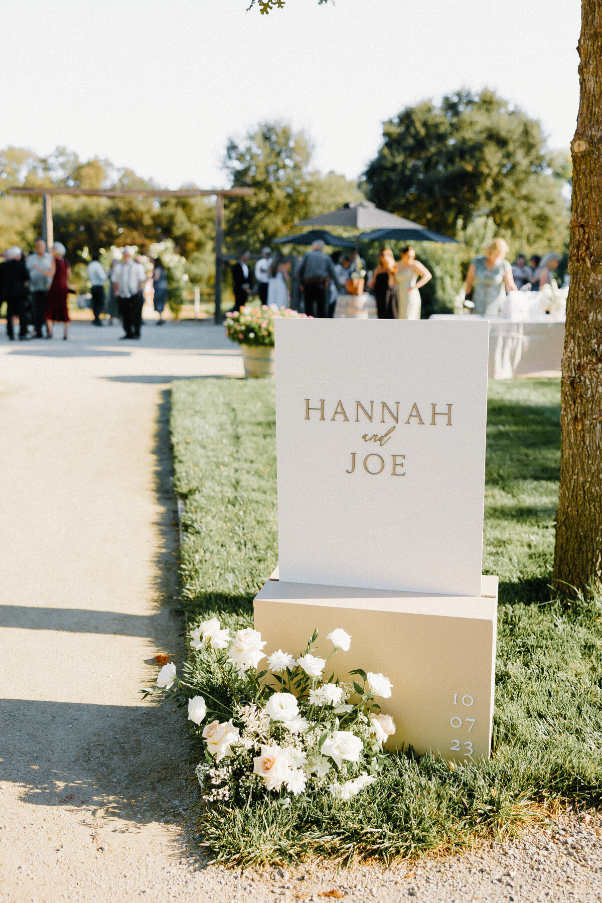 HannahandJoe-cocktailhour-16