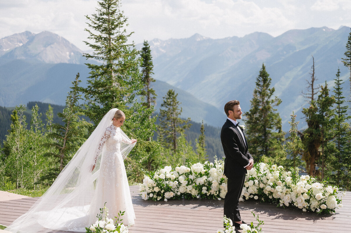 Calluna-Events-Aspen-Wedding-First-Look-2