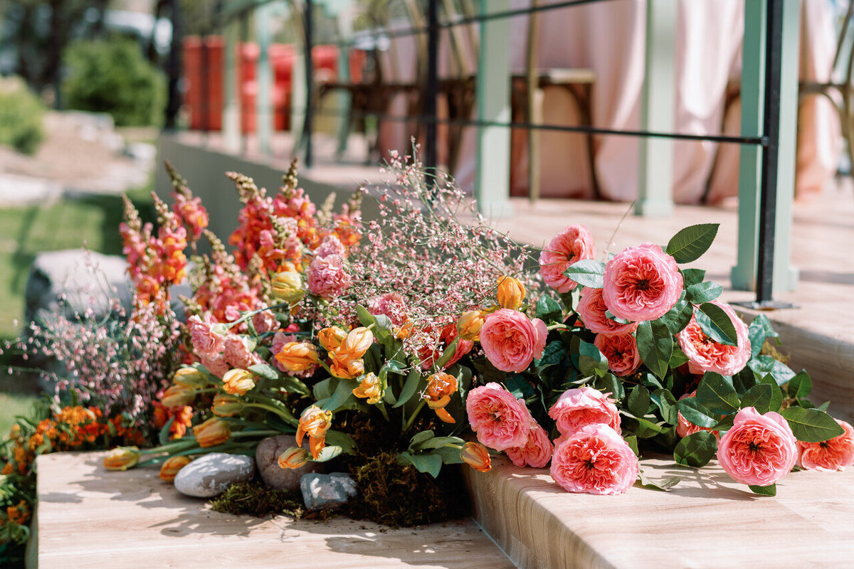 31-colorful-ranch-wedding-max-owens-design