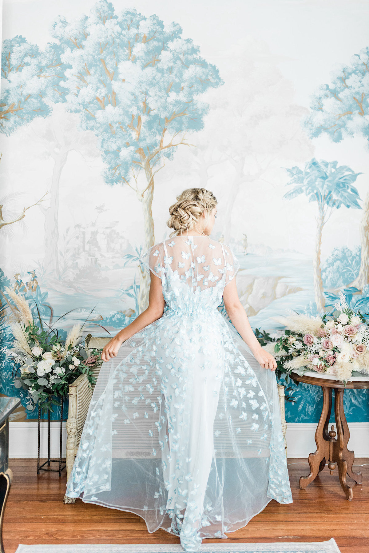 Discover the magic of couture bridal photography with a high-end touch. Our images fashion dreams into reality, portraying the beauty and craftsmanship of each bridal masterpiece.