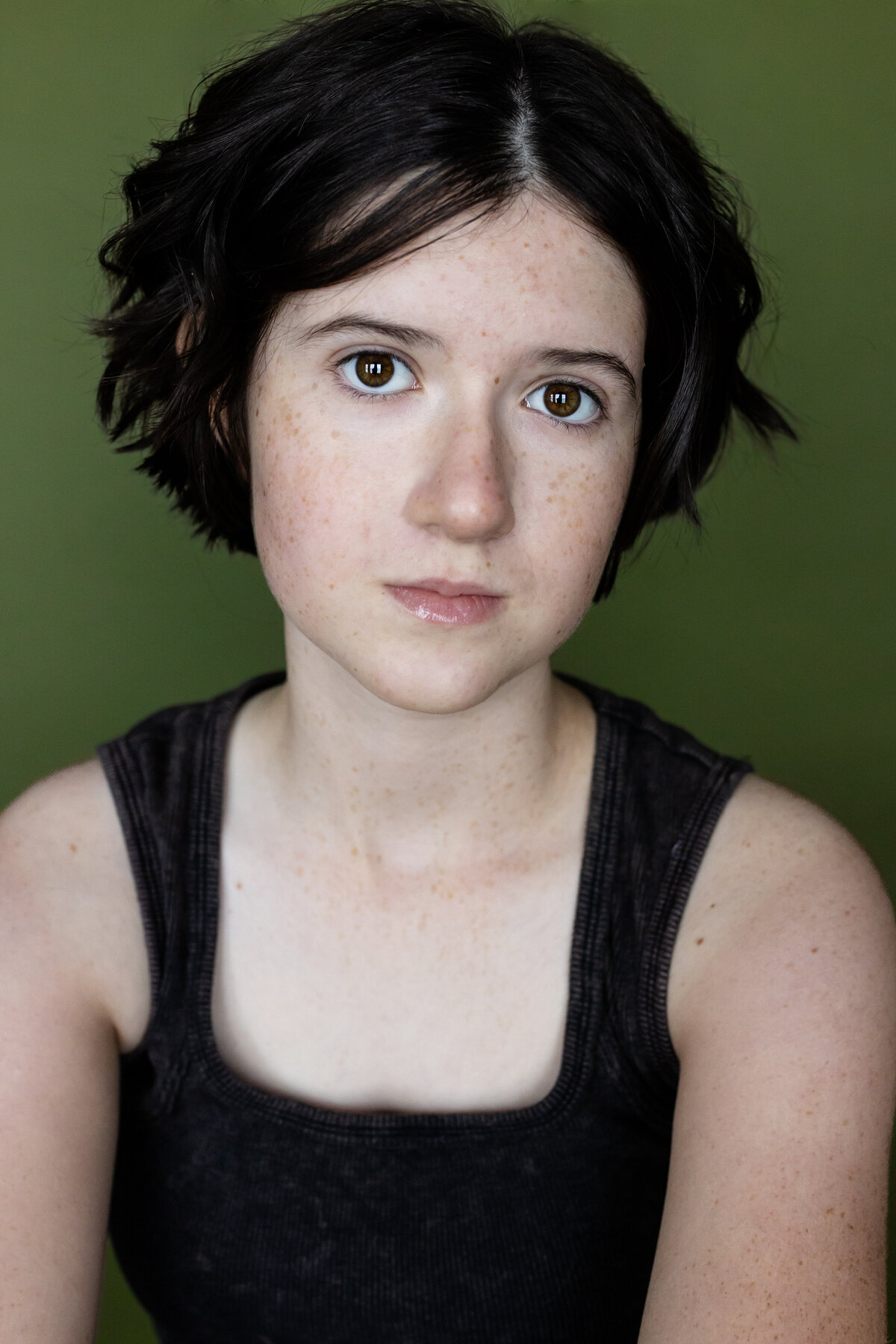 Evie H Headshot tether-218
