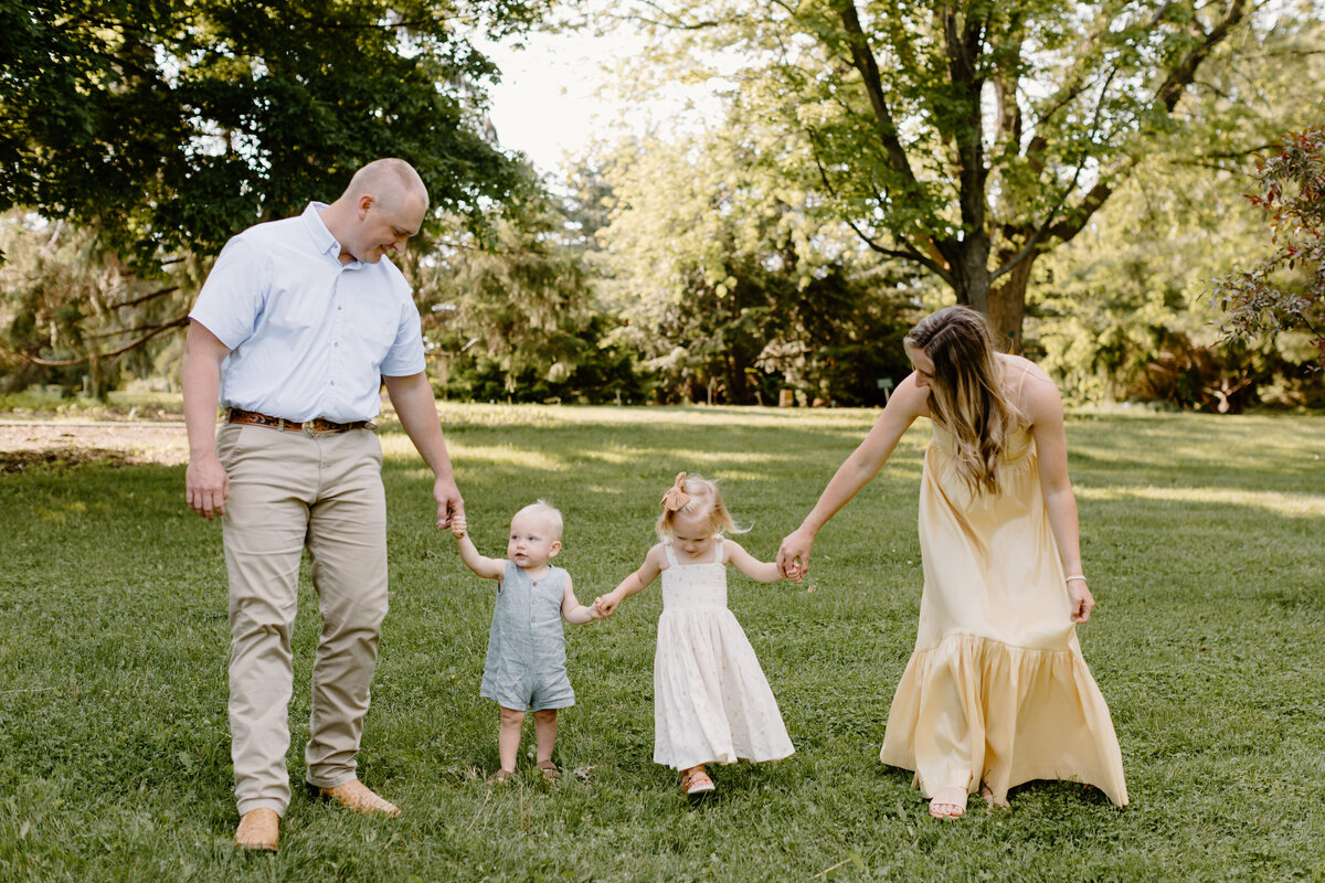 christina_ney_photography_wedding_engagement_lifestyle_photographer_dubuque_iowa_wedding_planning_assistance_adventurous_bold_laidback Family Photography30