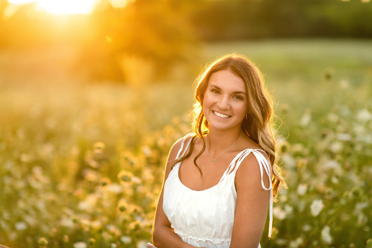 Des-Moines-Iowa-Senior-Girl-Theresa-Schumacher-Photography-Nature-Summer-Sunset-Flower-Field-1
