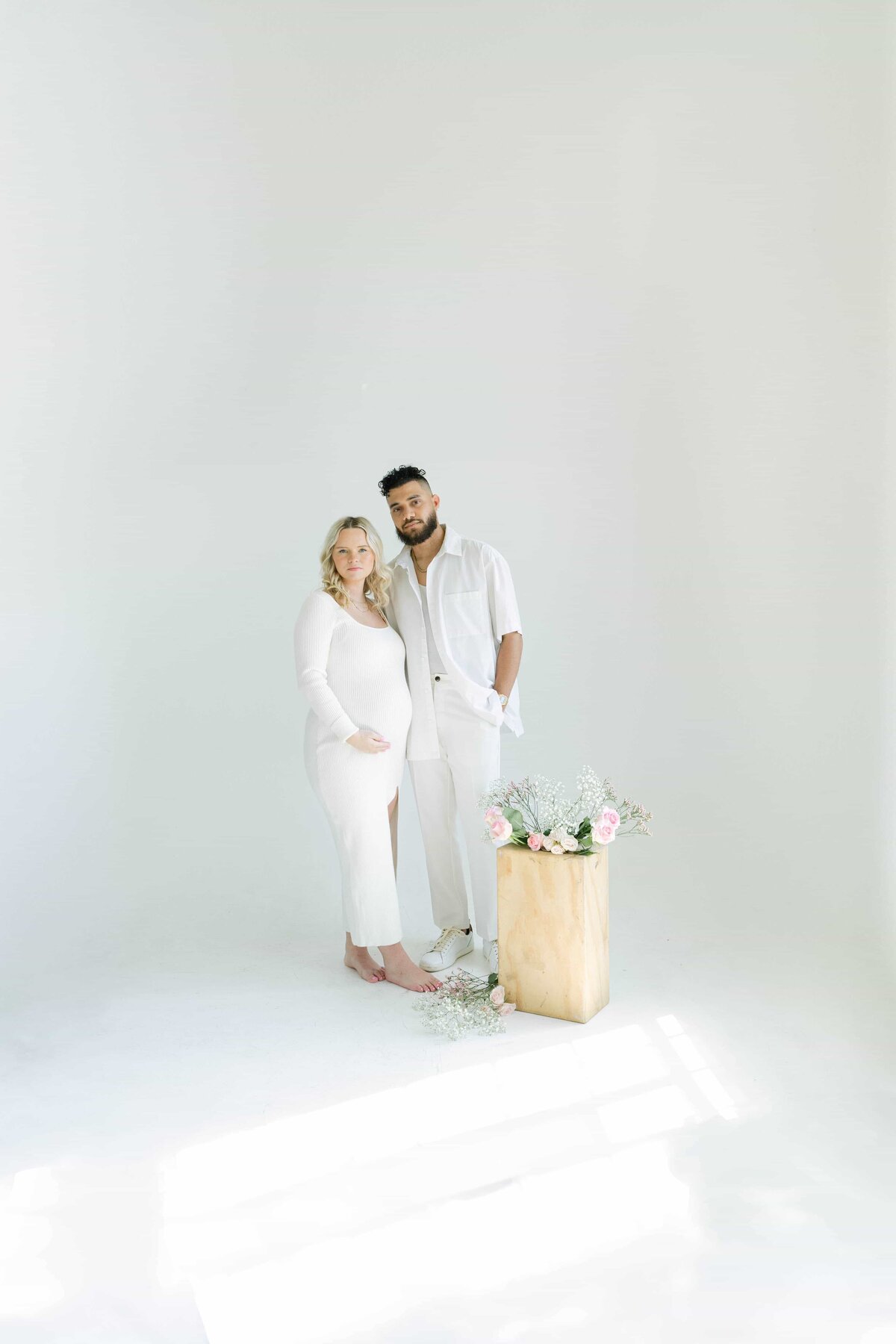 Sophisticated maternity photoshoot at Superb Studio, Houston