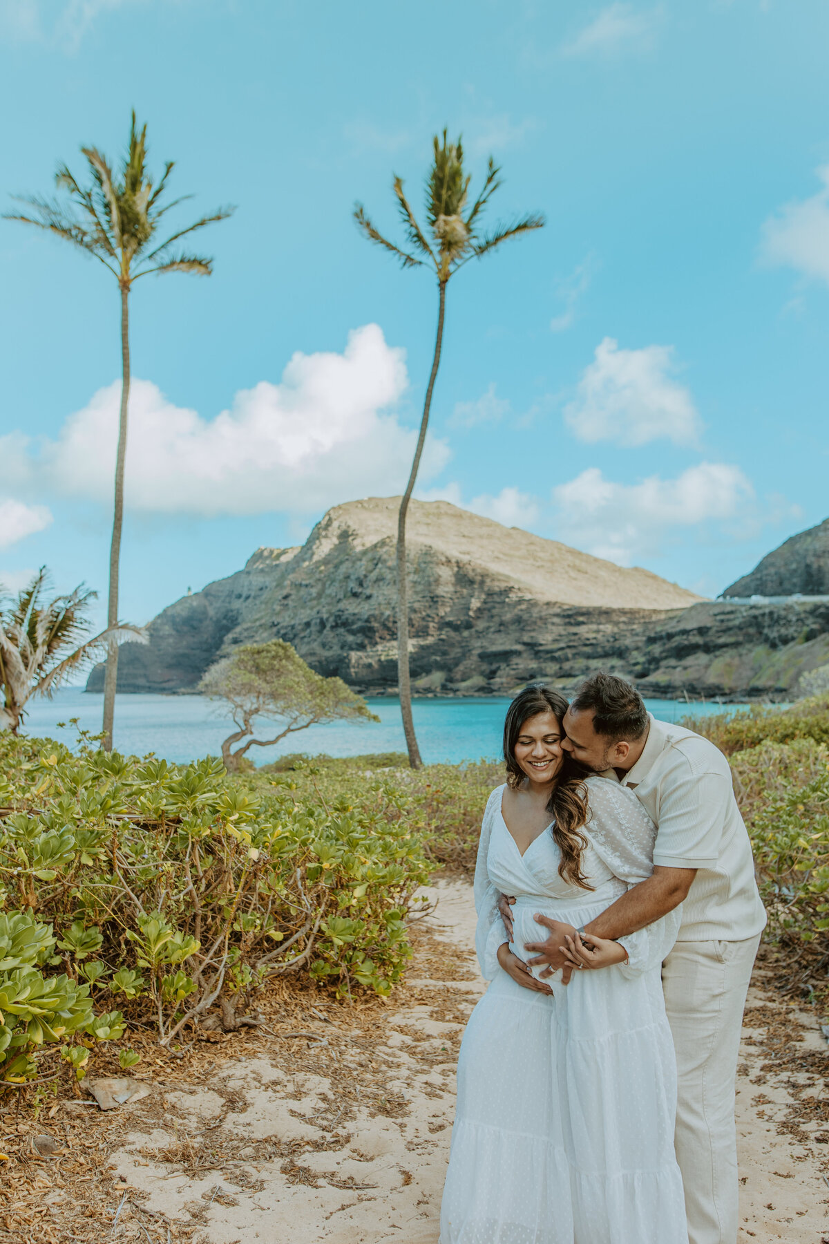 Maternity photos in Oahu Hawaii