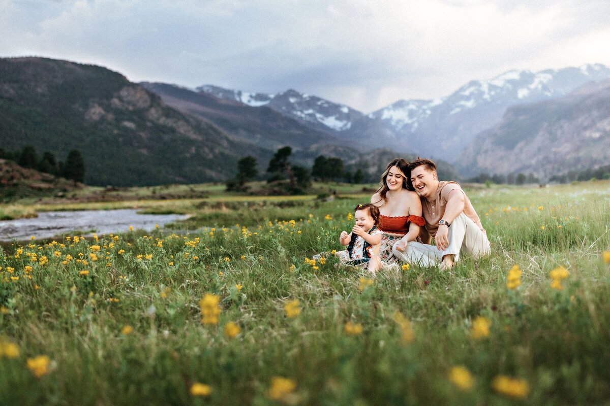 Top_Rocky_Mountain_National_Park_Family_Portrait_Photographer