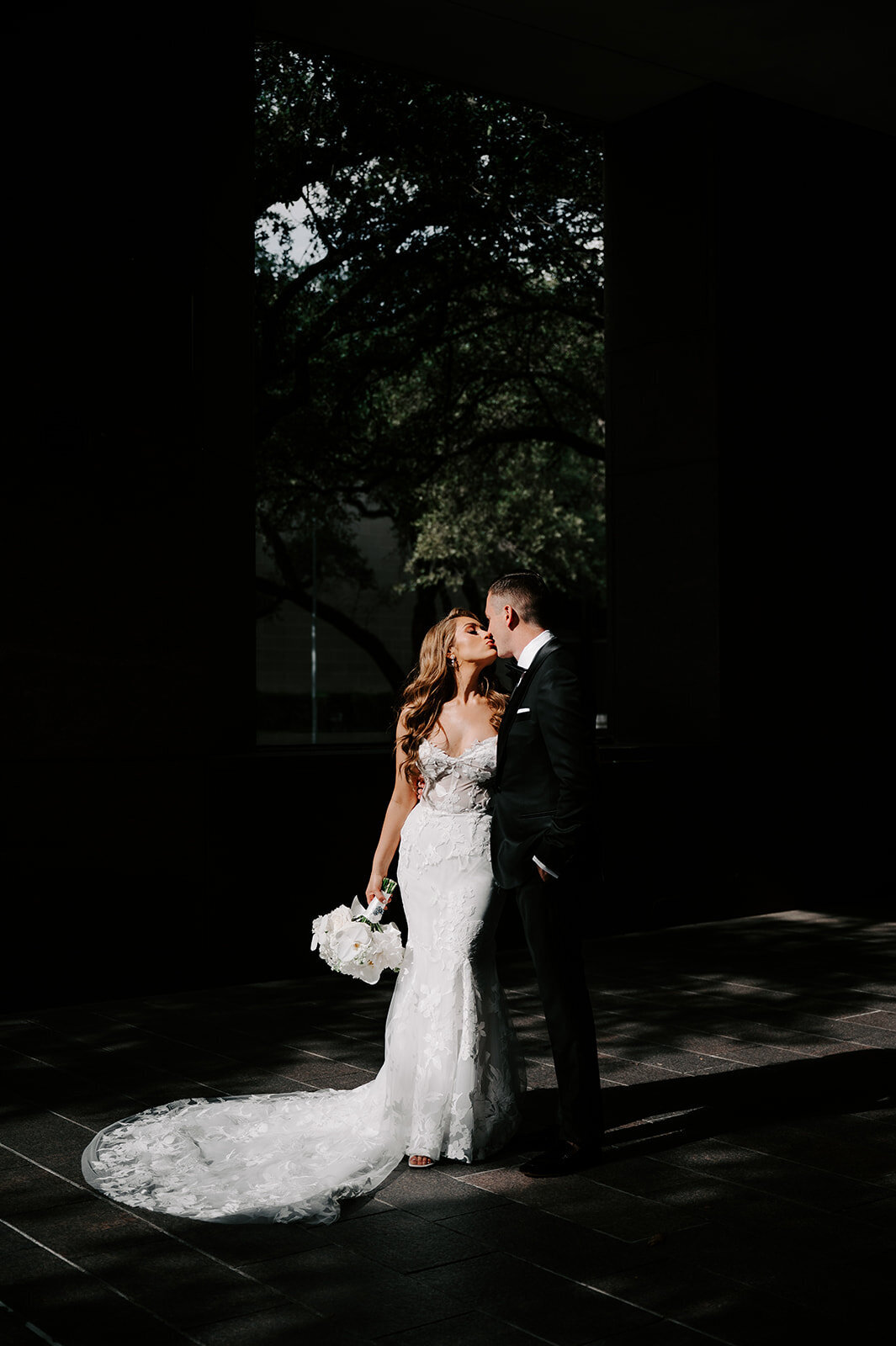 Bride and groom pictures at The Corinthian Houston